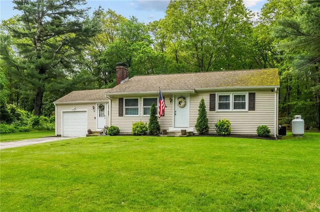 10 Bigelow Road Johnston RI 02919