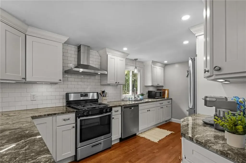 10 Bigelow Road Johnston RI 02919
