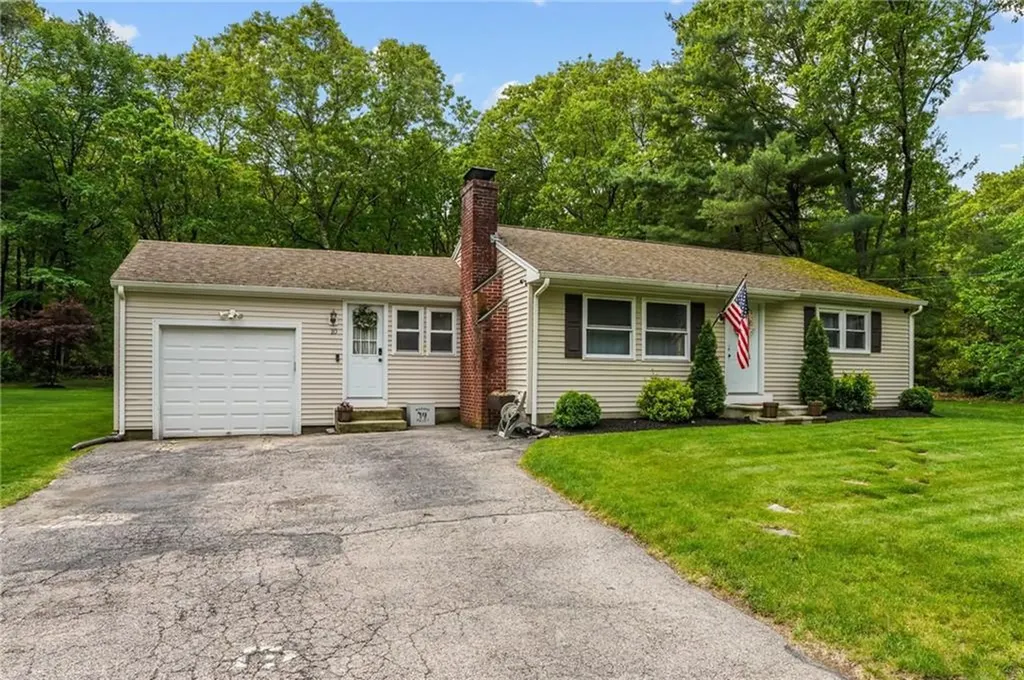10 Bigelow Road Johnston RI 02919