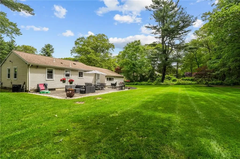 10 Bigelow Road Johnston RI 02919