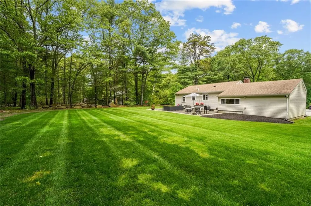 10 Bigelow Road Johnston RI 02919