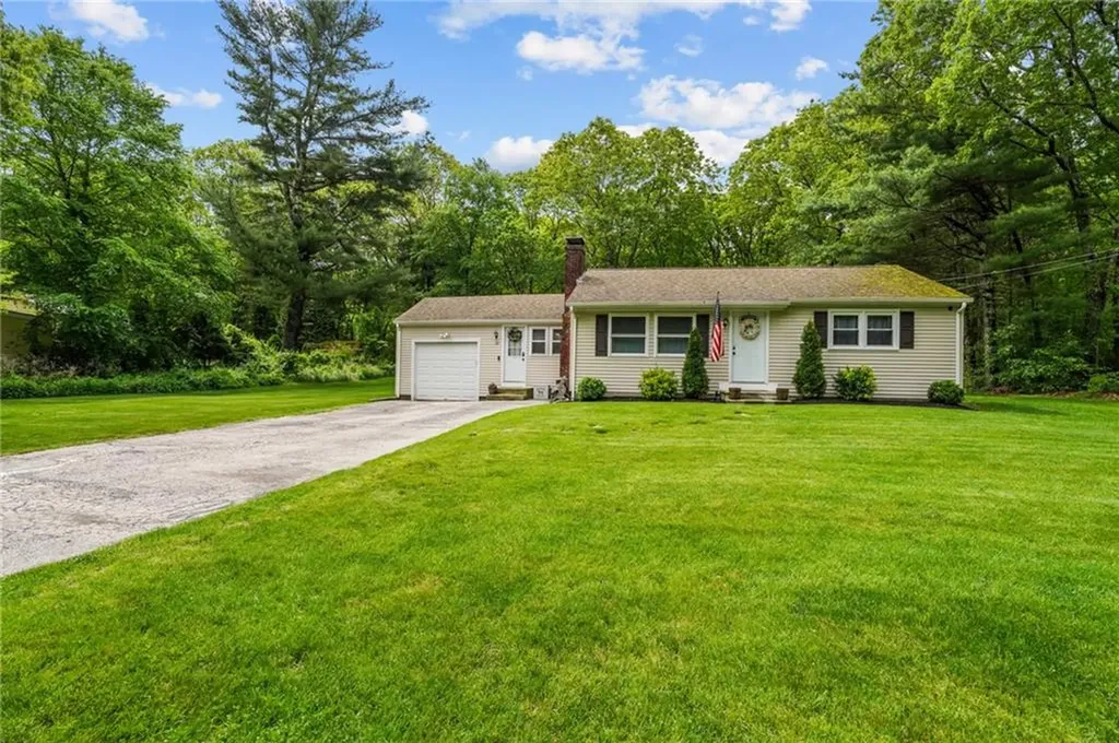 10 Bigelow Road Johnston RI 02919