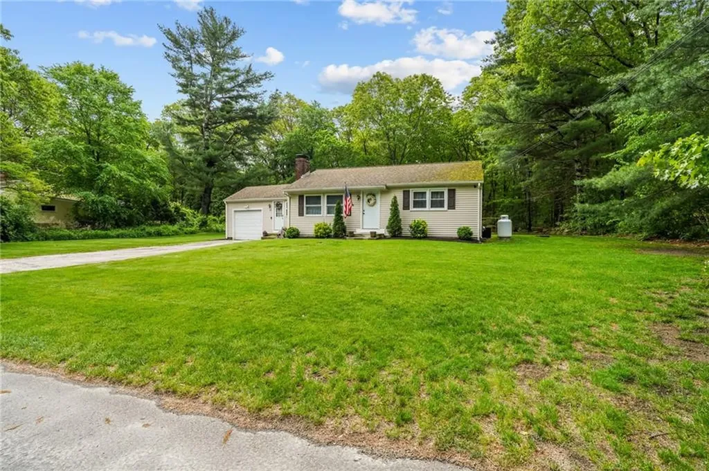 10 Bigelow Road Johnston RI 02919