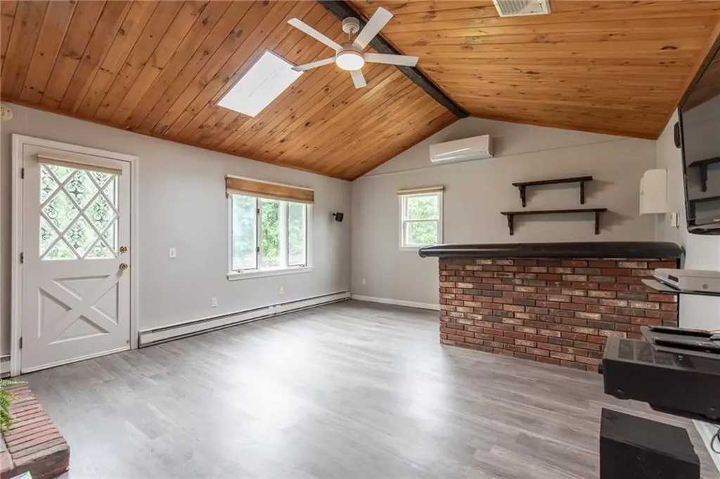 36 Loomis Street Cranston RI 02920