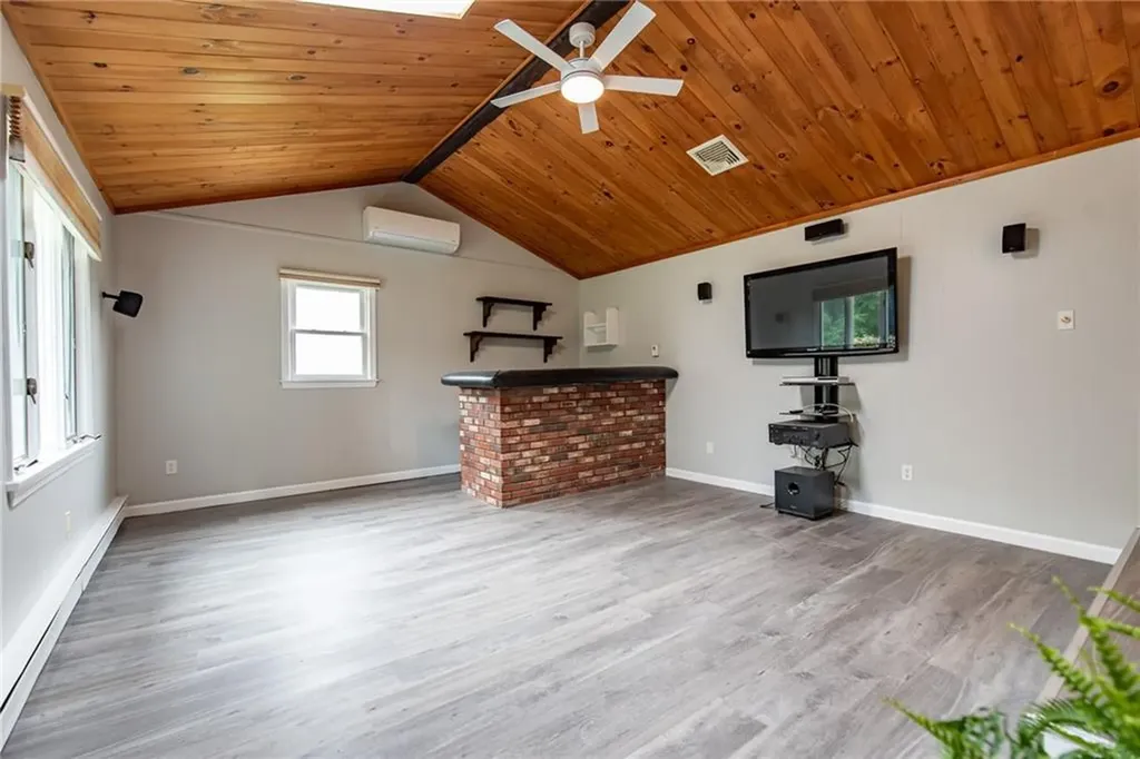36 Loomis Street Cranston RI 02920