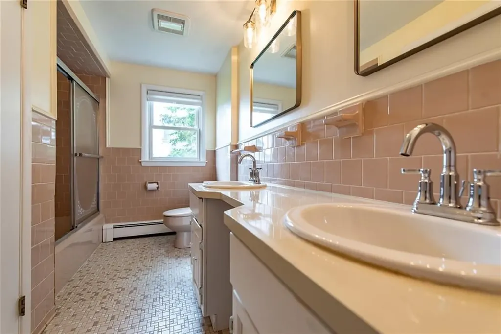 36 Loomis Street Cranston RI 02920