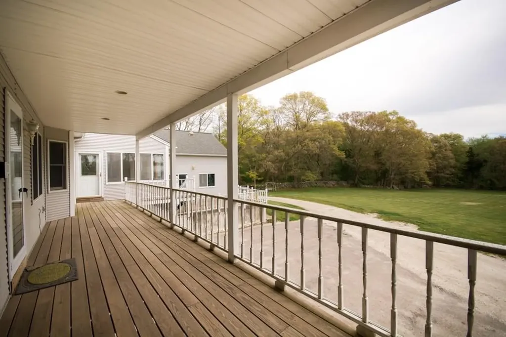 3622 Main Road Tiverton RI 02878