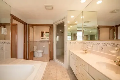 3622 Main Road Tiverton RI 02878