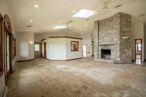 3622 Main Road Tiverton RI 02878