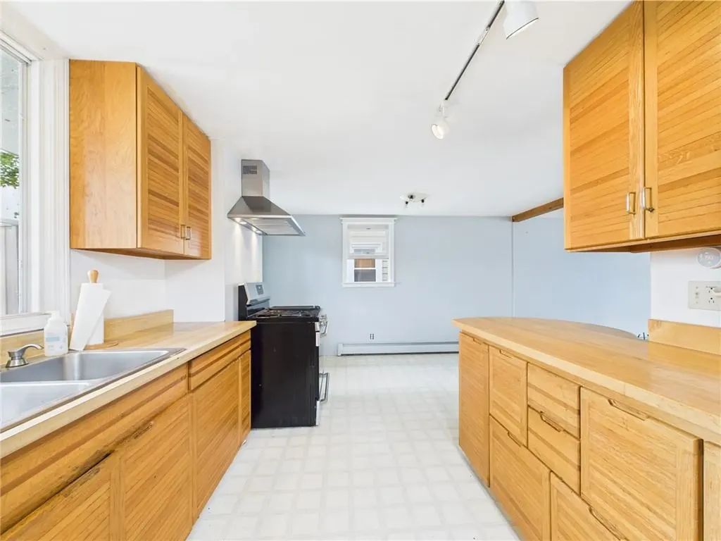 61 Blanding Avenue Barrington RI 02806