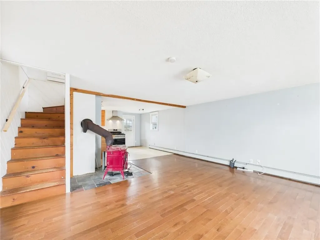 61 Blanding Avenue Barrington RI 02806