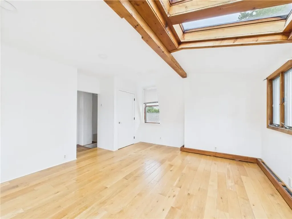 61 Blanding Avenue Barrington RI 02806