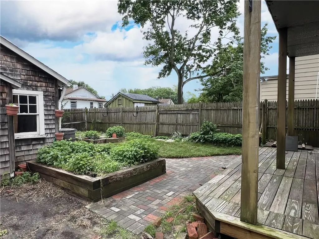 61 Blanding Avenue Barrington RI 02806