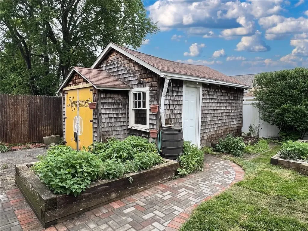 61 Blanding Avenue Barrington RI 02806