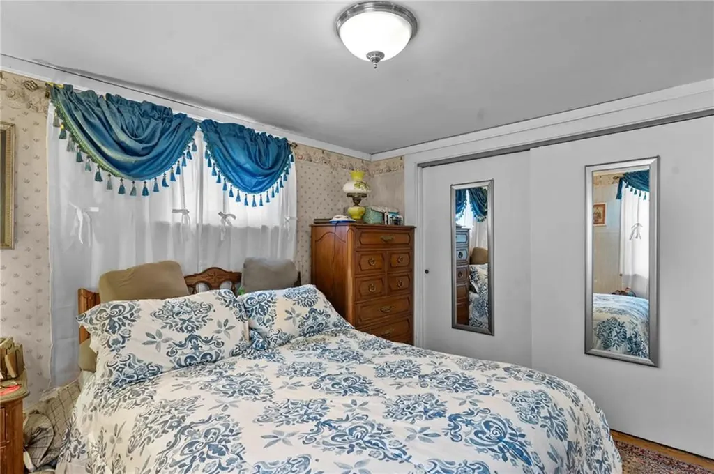 109 Namquid Drive Warwick RI 02888