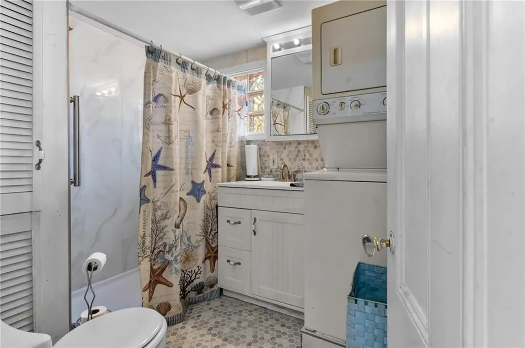 109 Namquid Drive Warwick RI 02888