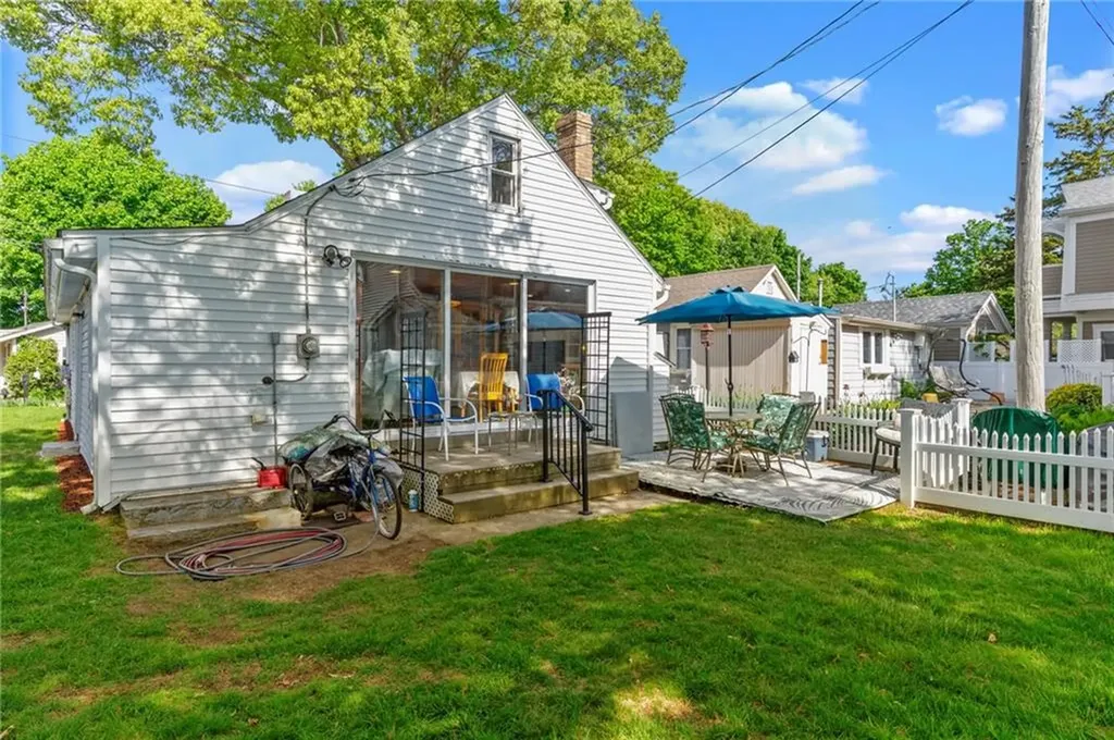 109 Namquid Drive Warwick RI 02888