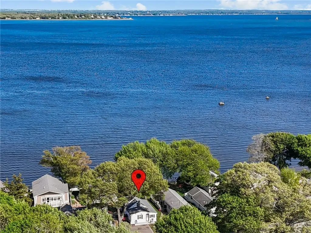 109 Namquid Drive Warwick RI 02888