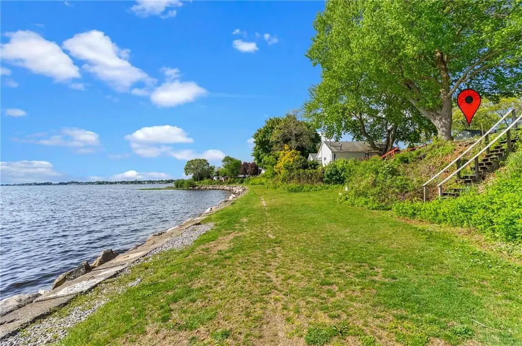 109 Namquid Drive Warwick RI 02888