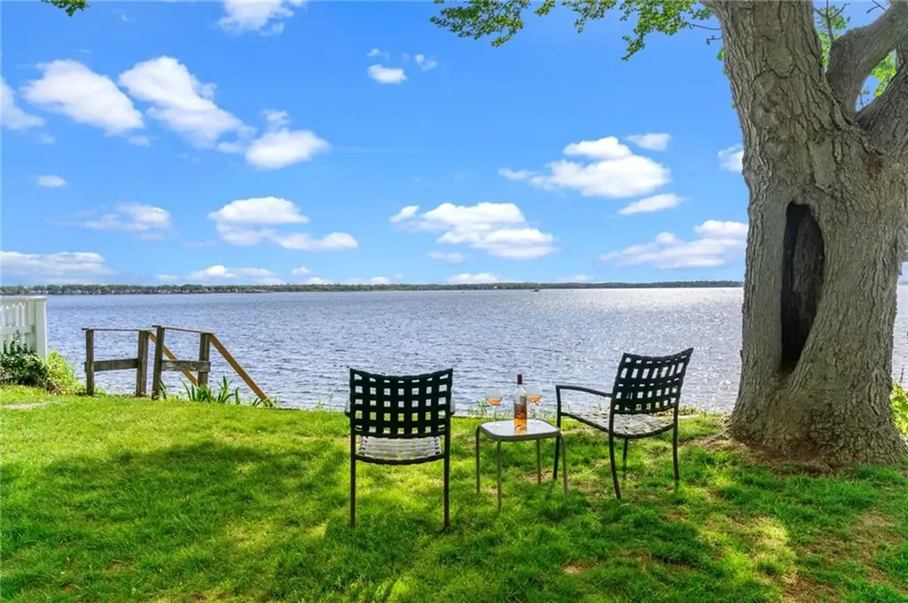 109 Namquid Drive Warwick RI 02888