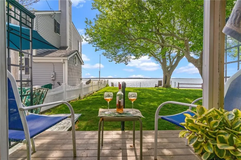 109 Namquid Drive Warwick RI 02888