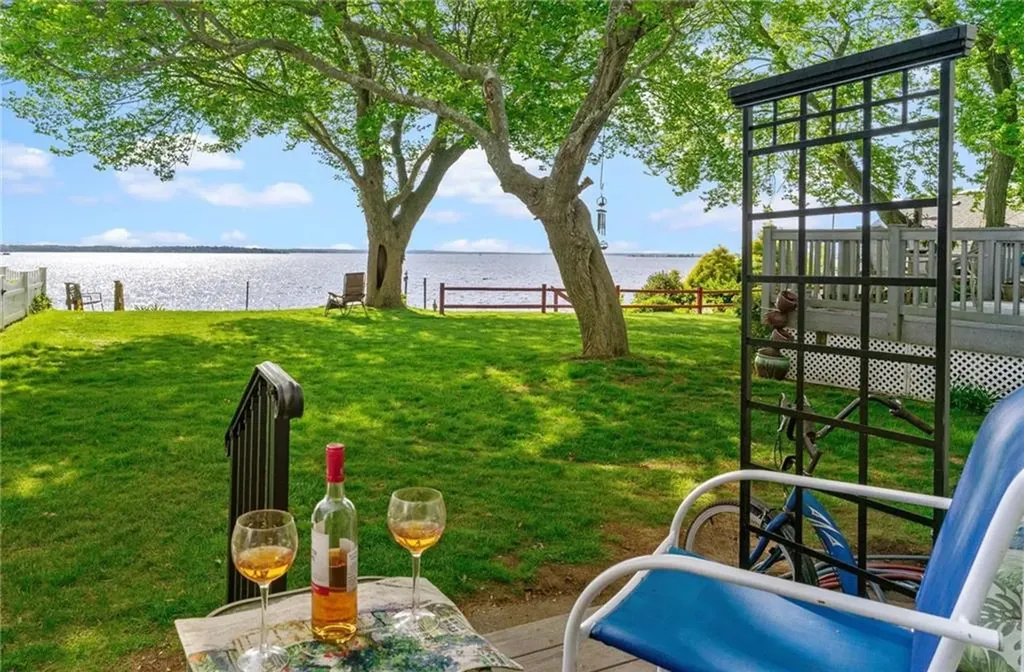 109 Namquid Drive Warwick RI 02888
