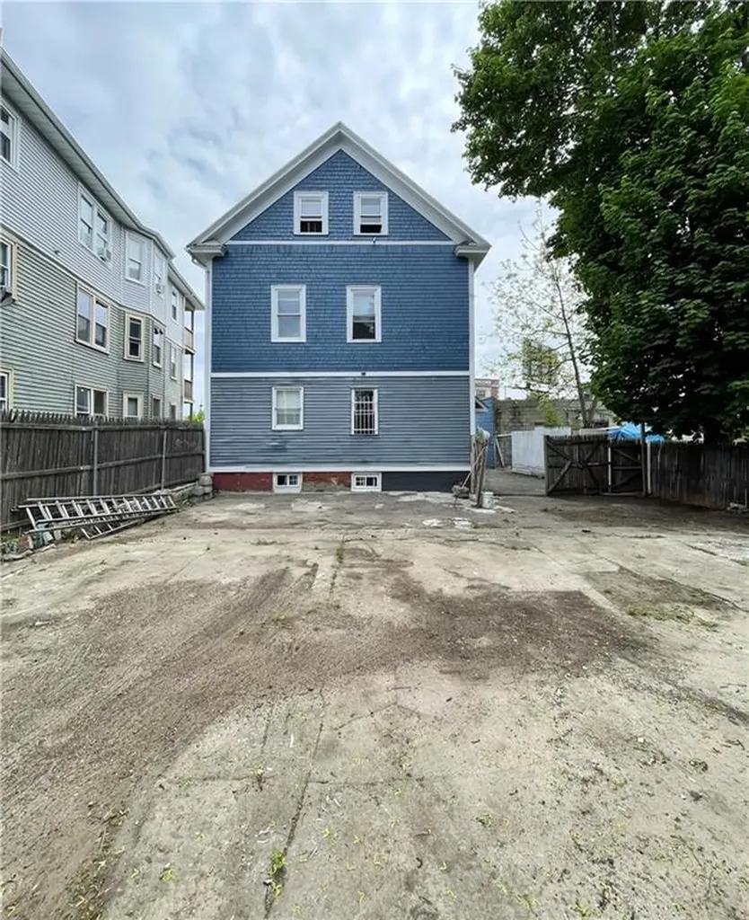 1085 Broad Street Providence RI 02905