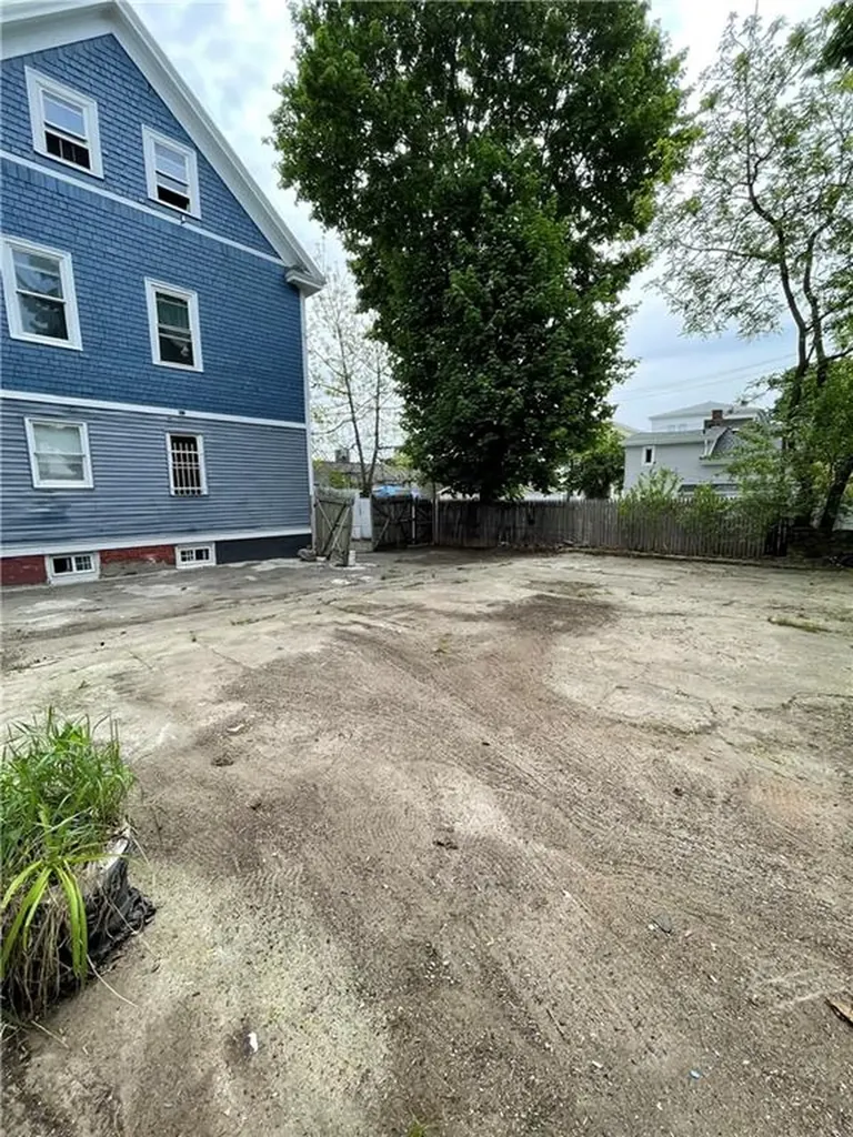 1085 Broad Street Providence RI 02905