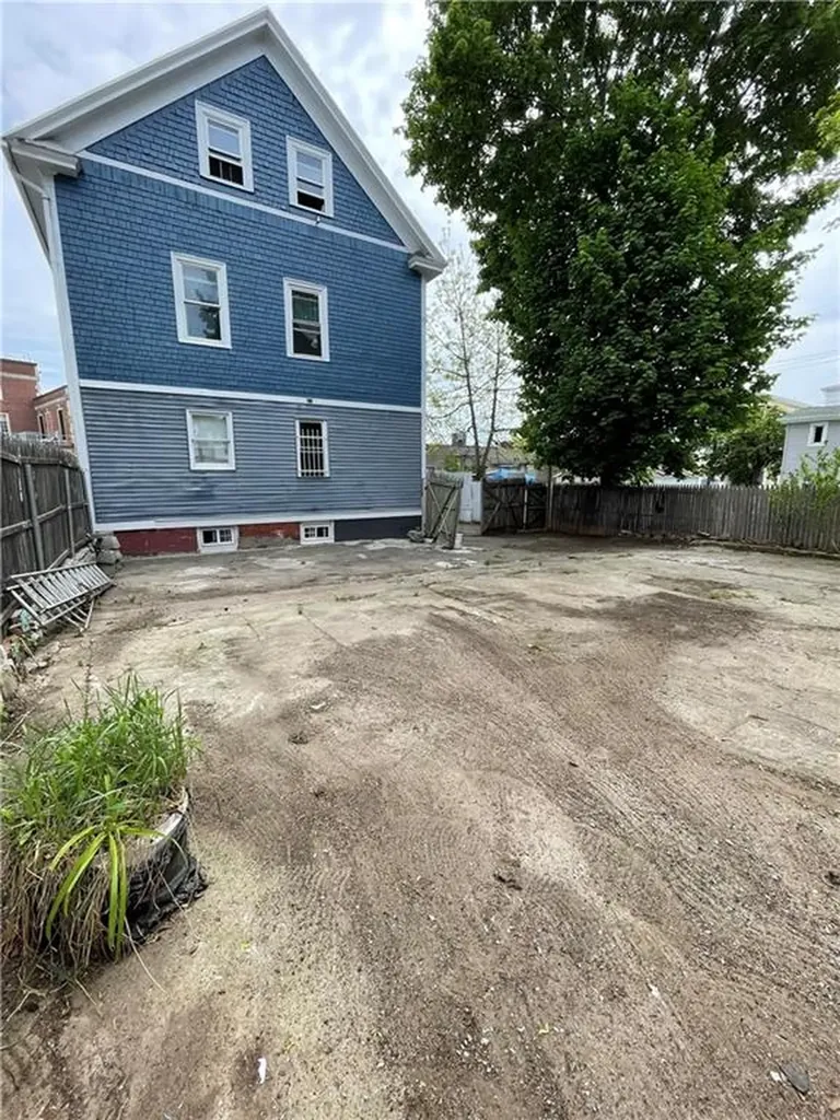 1085 Broad Street Providence RI 02905