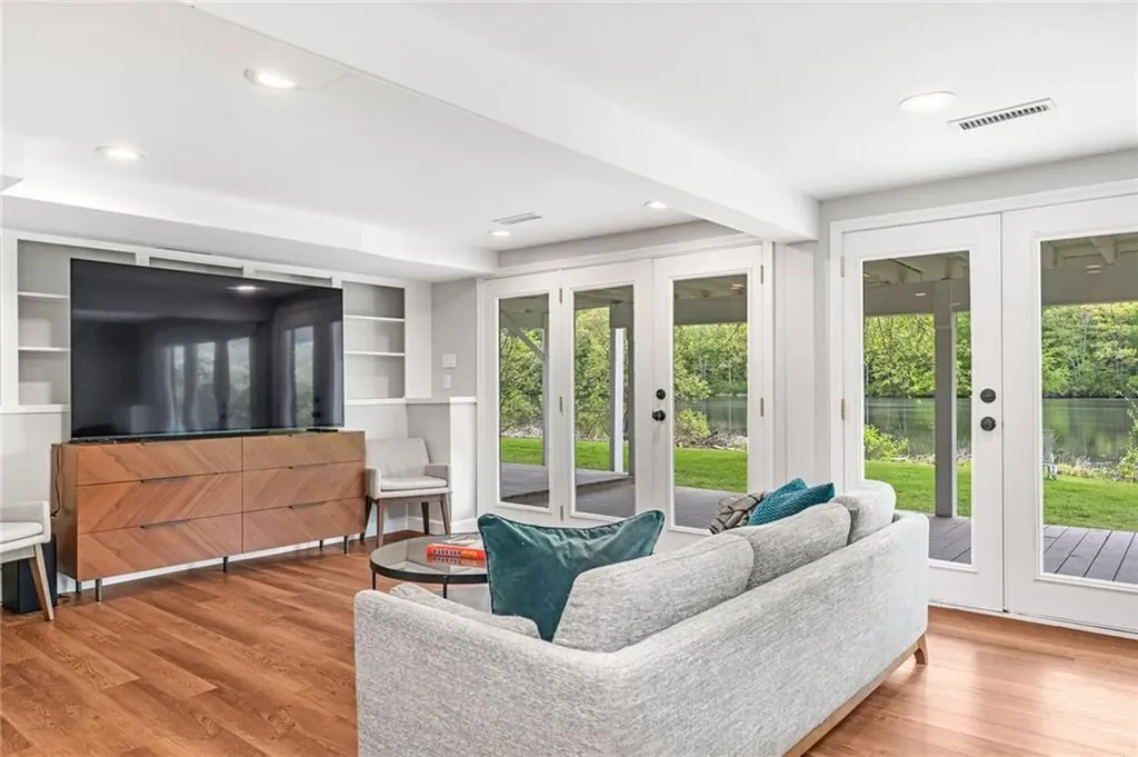 12 Hazel Point Road Smithfield RI 02917
