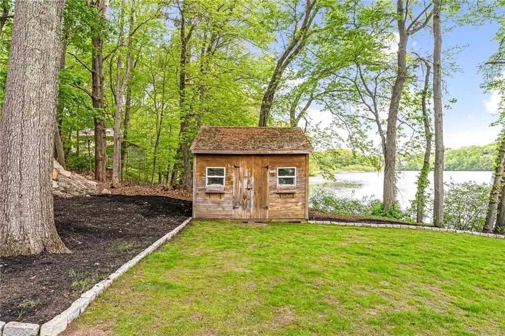 12 Hazel Point Road Smithfield RI 02917