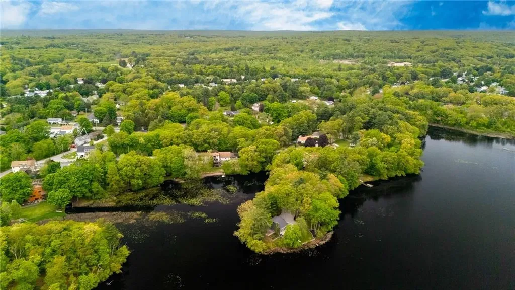 12 Hazel Point Road Smithfield RI 02917