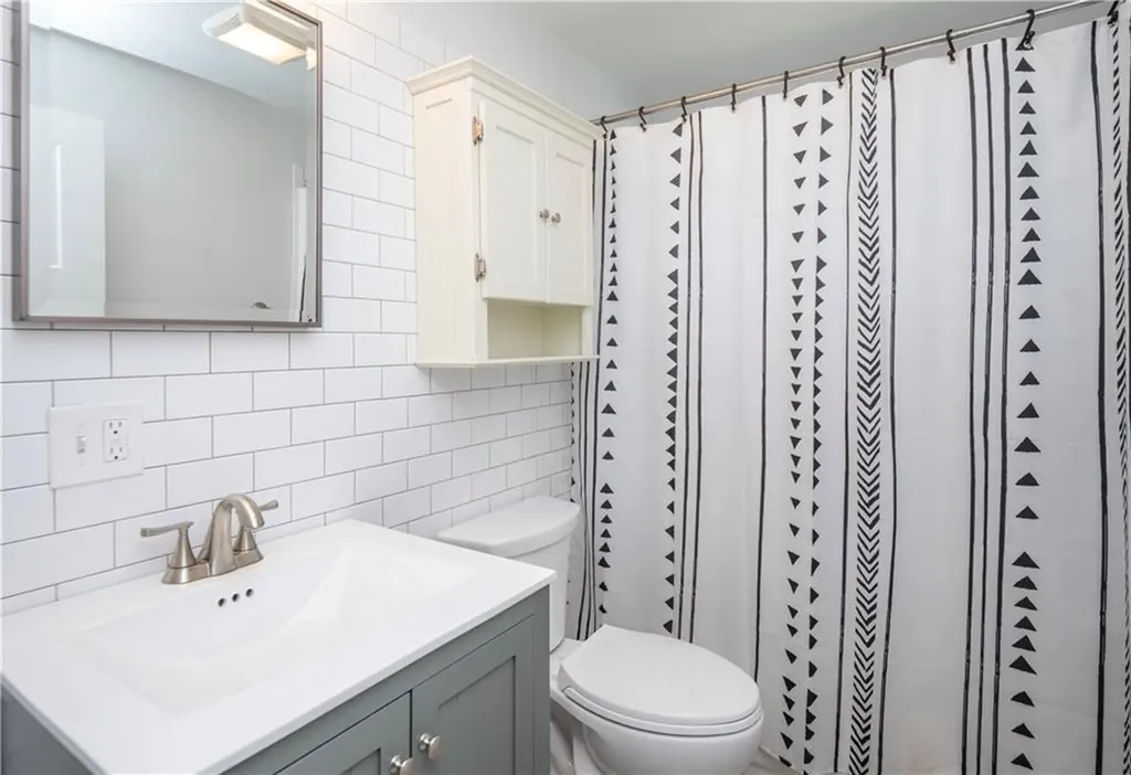 24 Southmayd Street Newport RI 02840