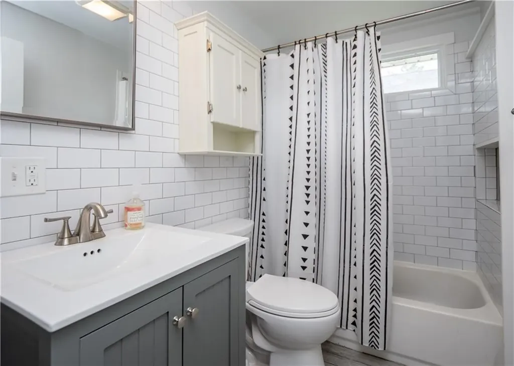 24 Southmayd Street Newport RI 02840