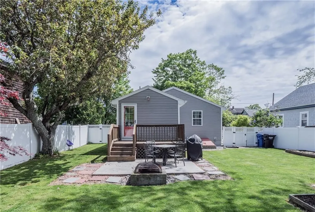 24 Southmayd Street Newport RI 02840