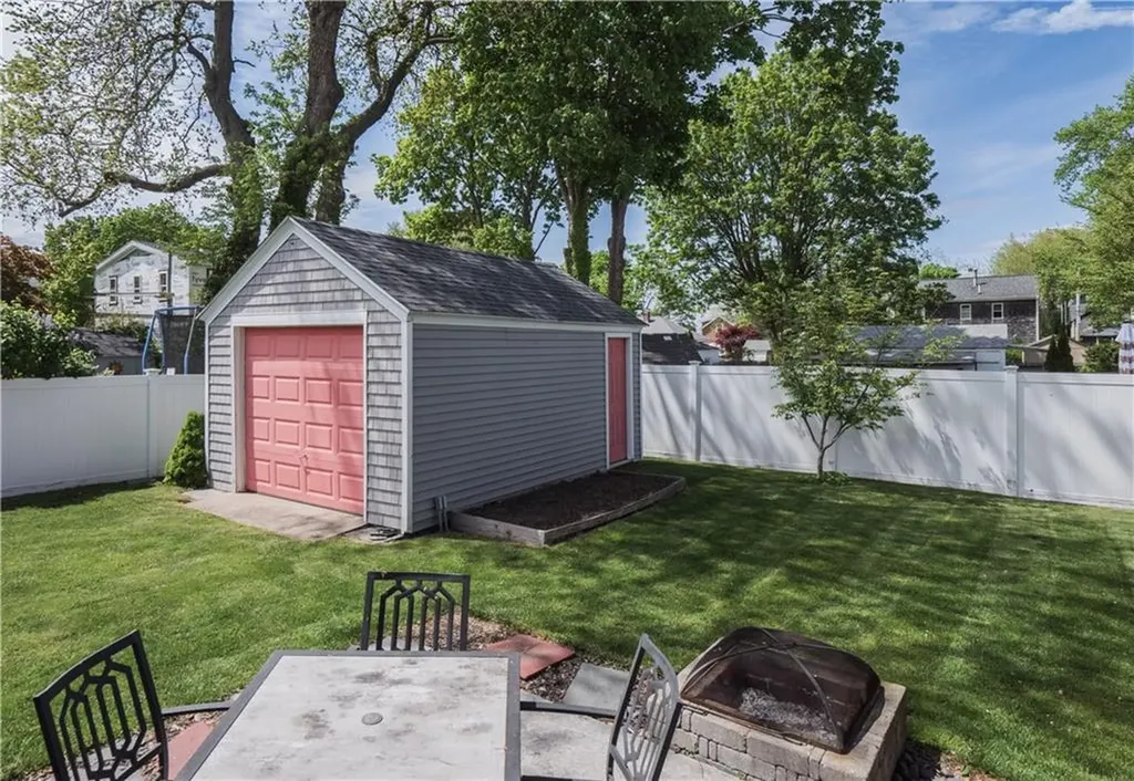 24 Southmayd Street Newport RI 02840