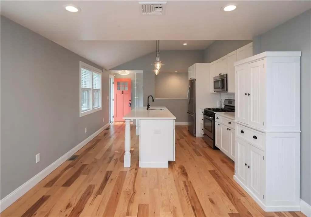 24 Southmayd Street Newport RI 02840