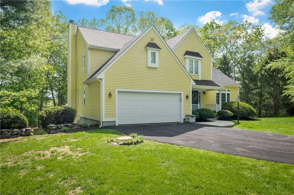 259 Little Pond County Road Cumberland RI 02864