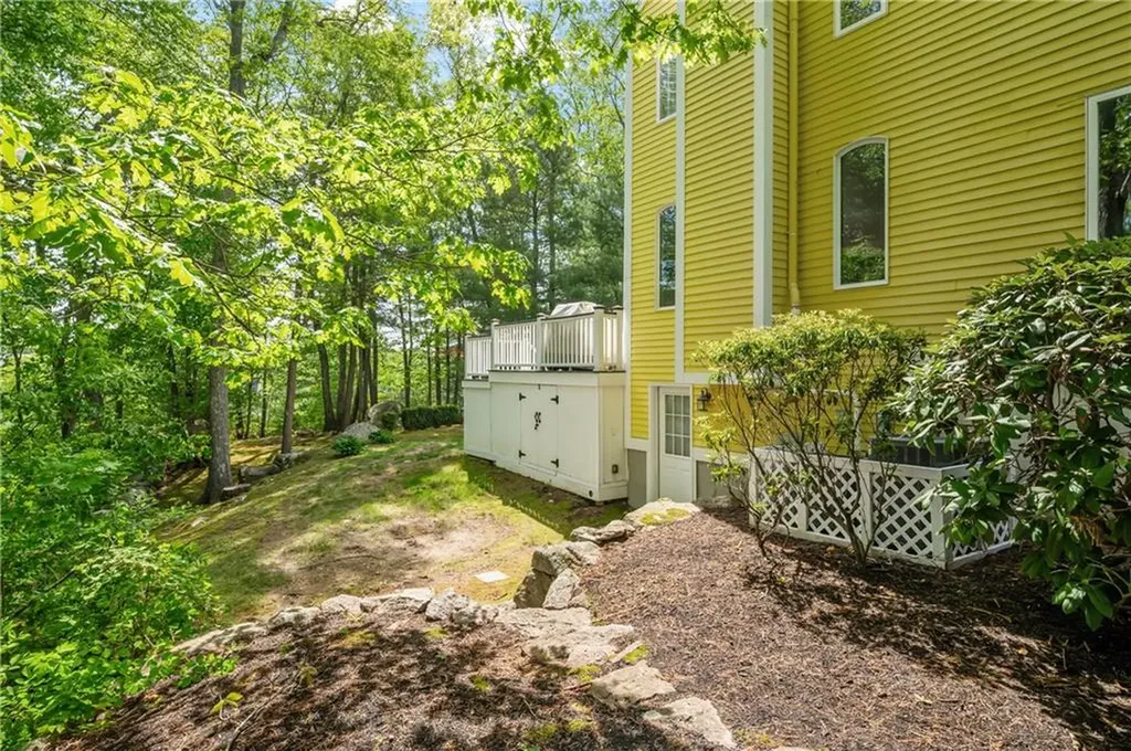 259 Little Pond County Road Cumberland RI 02864
