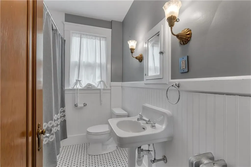 199 Orchard Street Cranston RI 02910