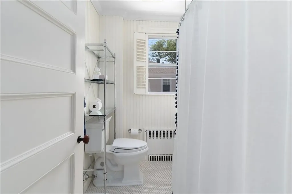 21 Division Street Newport RI 02840