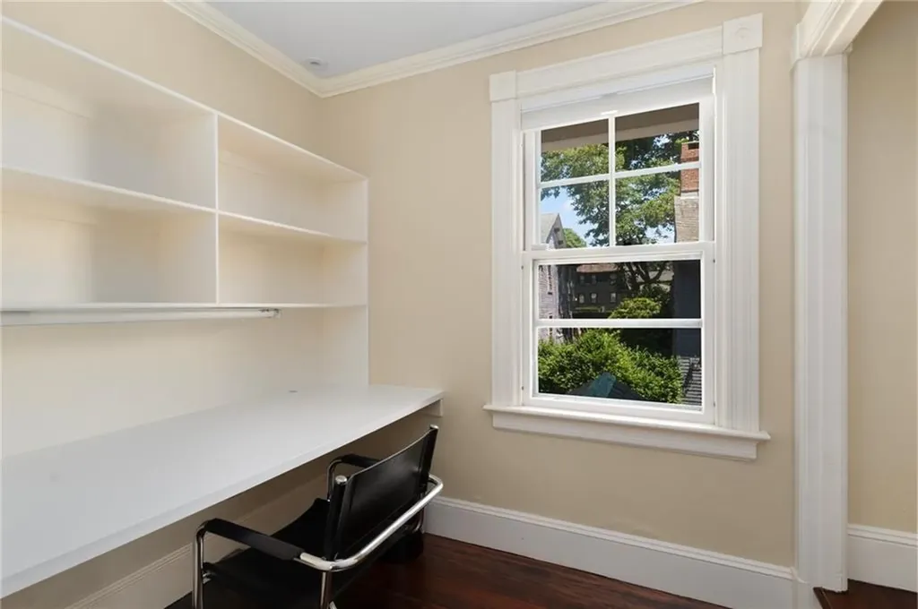 21 Division Street Newport RI 02840
