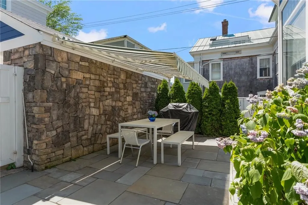 21 Division Street Newport RI 02840