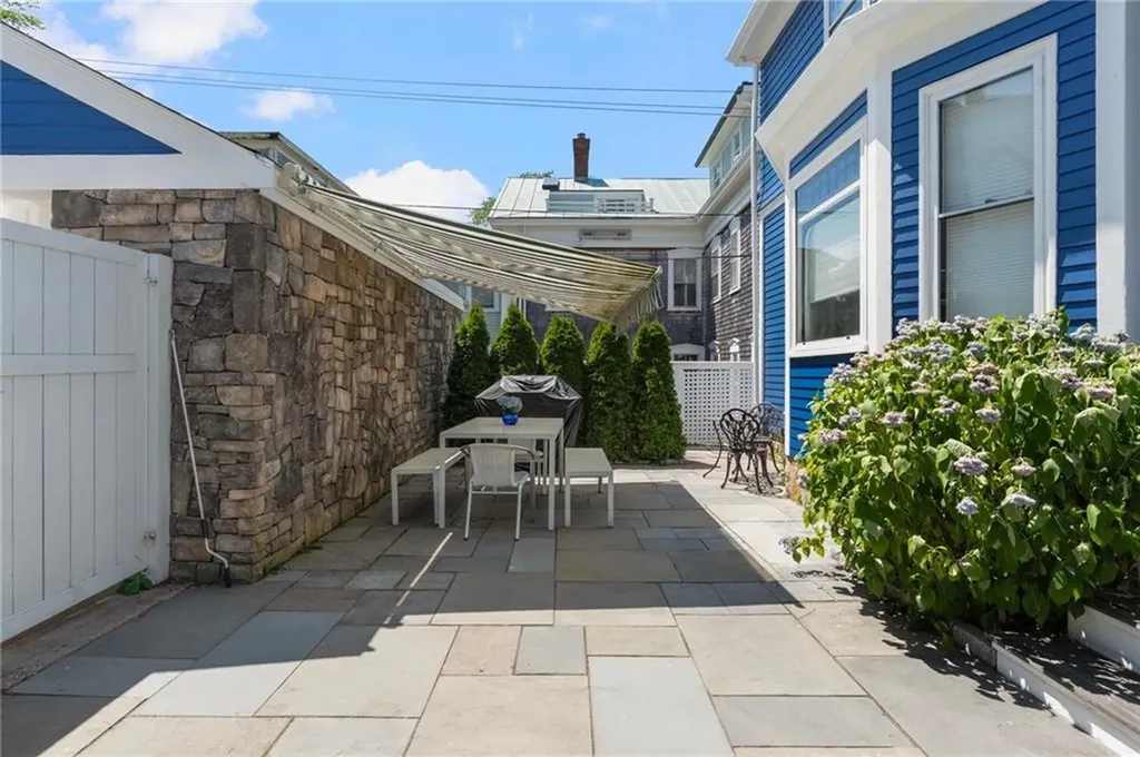 21 Division Street Newport RI 02840