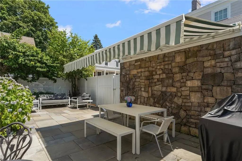 21 Division Street Newport RI 02840