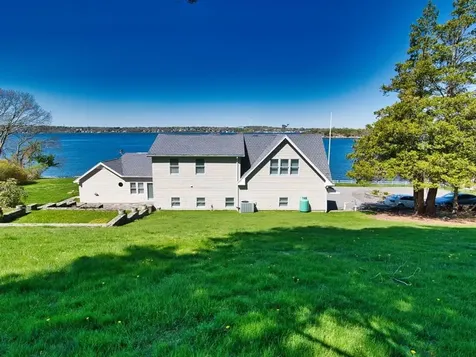 149 Nanaquaket Road Tiverton RI 02878