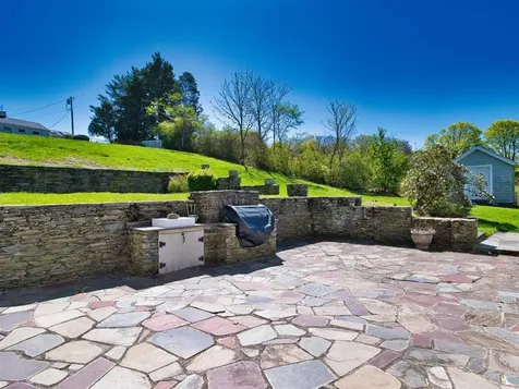 149 Nanaquaket Road Tiverton RI 02878