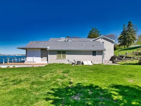 149 Nanaquaket Road Tiverton RI 02878