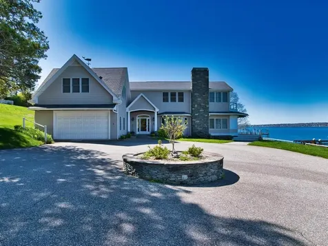 149 Nanaquaket Road Tiverton RI 02878