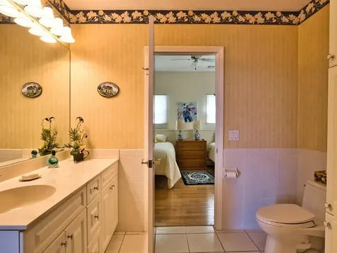 149 Nanaquaket Road Tiverton RI 02878